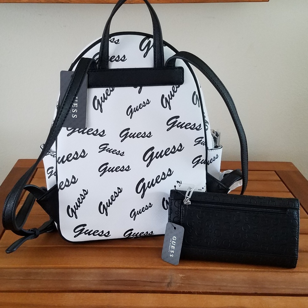 ❣SOLD❣GUESS Mini Backpack and Wallet Bundle - Picture 2 of 4